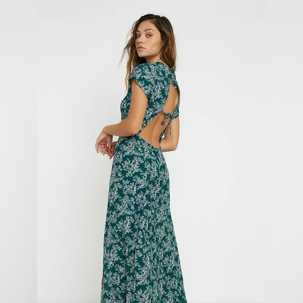 Urban Outfitters Lindsey Cap Sleeve Midi Dress